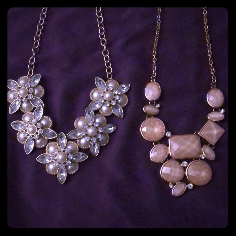 Gold jewel necklaces. Selling together